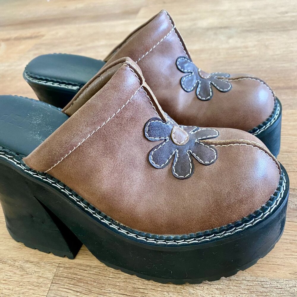 dELiA*s So Called Scheme Floral Clogs - brown size 7 Women's - Picture 8 of 14